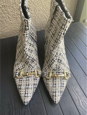 BCBGeneration Women’s Tweed Pointed Toe Ankle Bootie Stiletto Zip 9 EUC